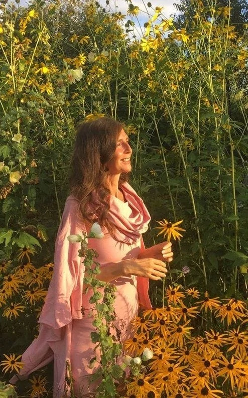 Nadine Artemis - living Libations
