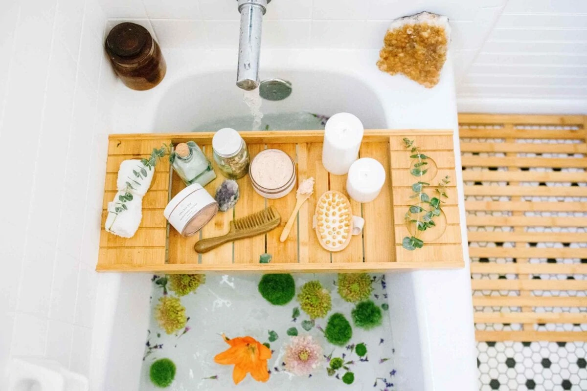 true-enlightenment-clean-beauty-bathtub