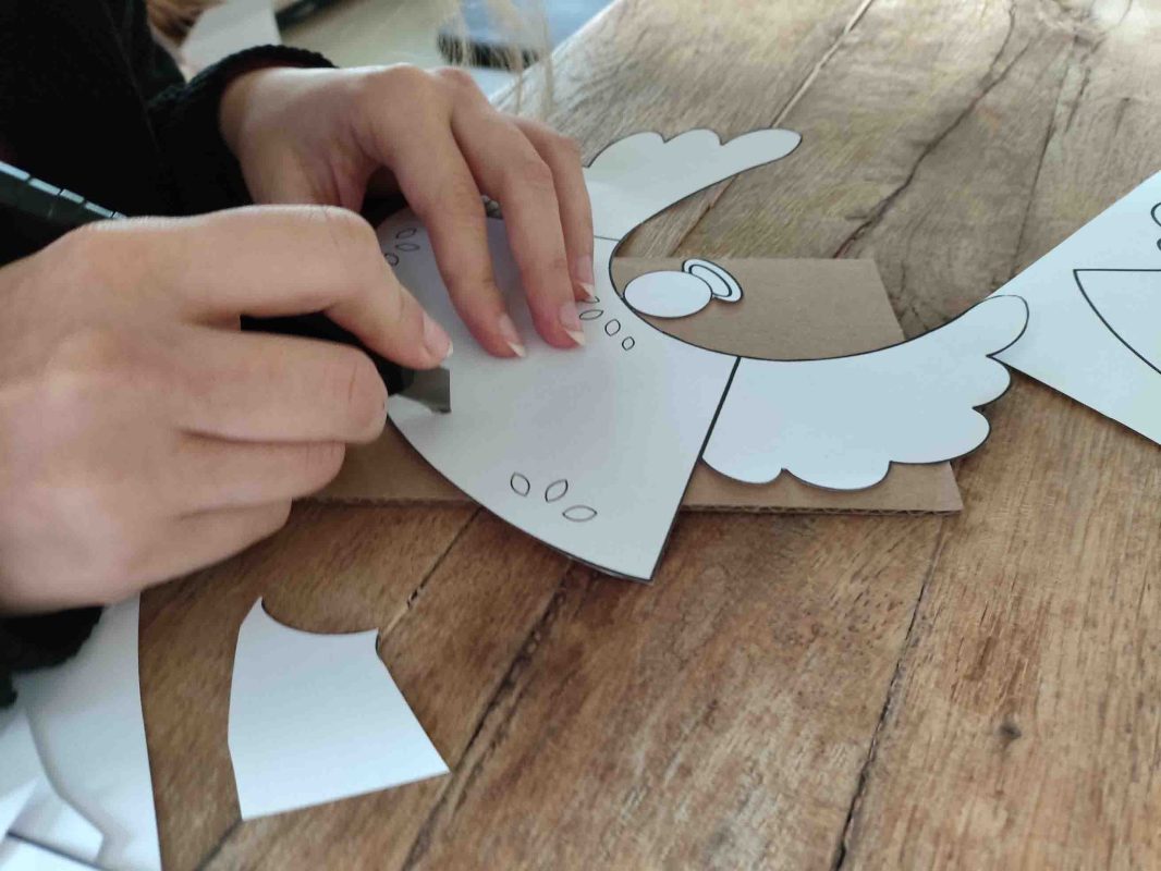 dutch-home-and-living-christmas-advent-calendar-day-1-angel-3