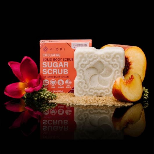viori-peach-scrub